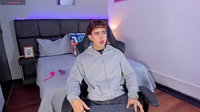 Aiiden 15 online show from January 15, 2026, 12:41 pm