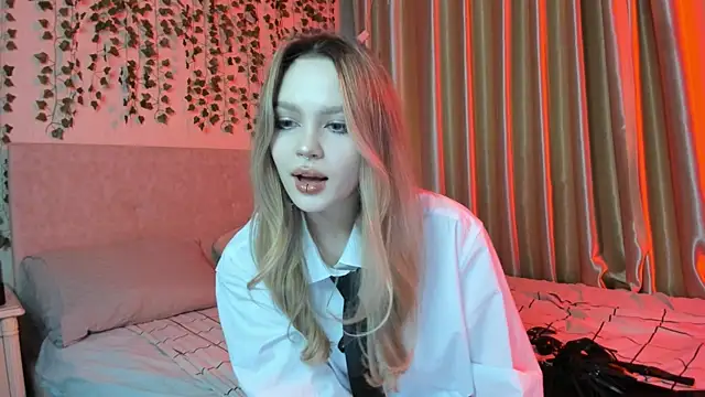 MiaRanki online show from March 12, 2025, 10:28 pm