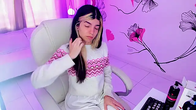 Isabela Fiorelli online show from November 14, 2025, 1:04 pm