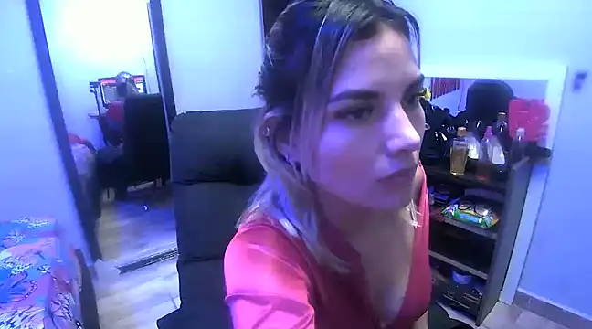 Girasol2630 online show from February 13, 2025, 3:18 am