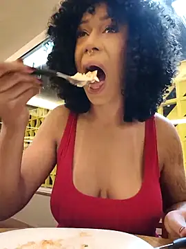 dianagolley420 online show from April 3, 2026, 6:14 pm