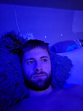 ademandjulia online show from November 4, 2025, 5:11 am