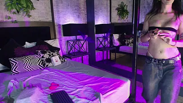 Snapshot of Hellen_Hell_ chatting on March 18, 2025, 7:33 pm Hellen Hell online show from March 18, 2025, 7:33 pm