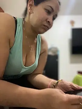 Carola-Ross online show from March 27, 2026, 5:03 pm