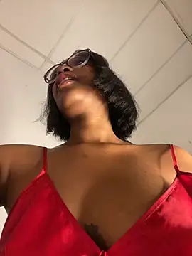 Snapshot of blackgril12 chatting on October 20, 2025, 11:00 am blackgril12 online show from October 20, 2025, 11:00 am