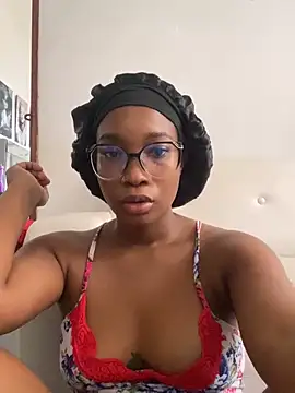 Snapshot of blackgril12 chatting on February 21, 2025, 2:06 pm blackgril12 online show from February 21, 2025, 2:06 pm