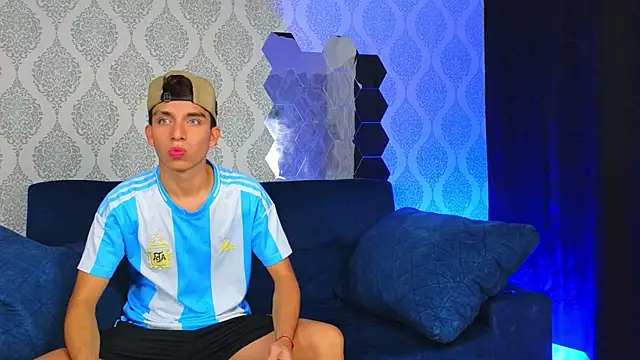 Angel boyy2 online show from February 18, 2025, 7:30 pm