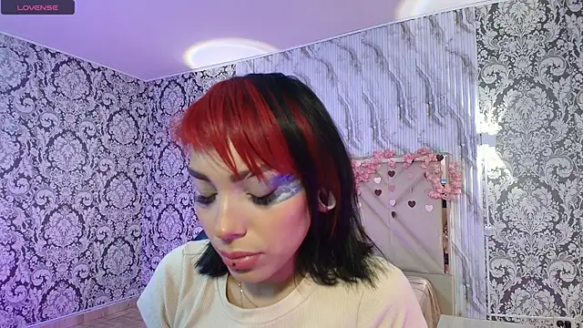 Issa tay1 online show from April 22, 2026, 3:02 am