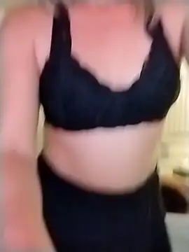 Skippydippy99 online show from November 23, 2025, 2:32 am