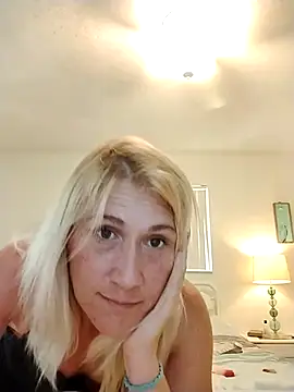 Skippydippy99 online show from November 23, 2025, 6:51 pm