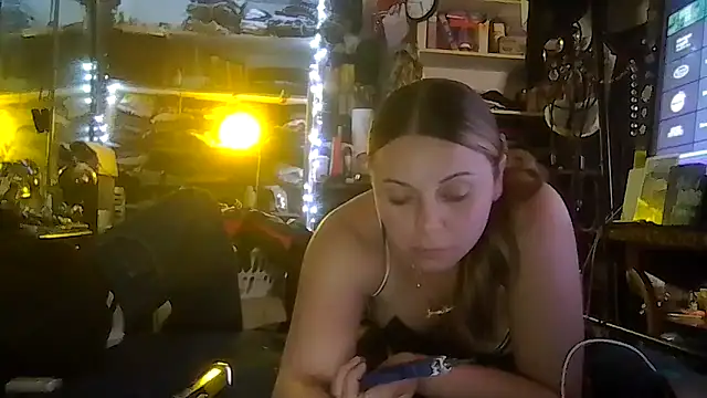 ShysluutGia online show from March 5, 2026, 1:51 pm