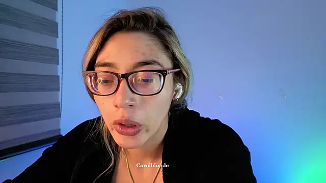 Carolblonde online show from June 3, 2026, 3:40 am
