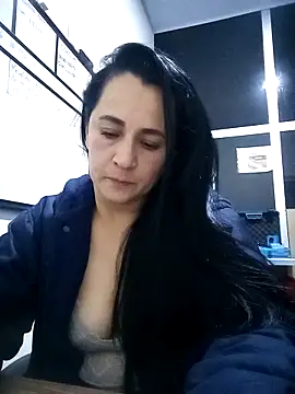 Alanna 11 online show from October 13, 2025, 4:25 am