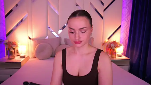 LindsieGreyy online show from April 9, 2026, 6:19 am