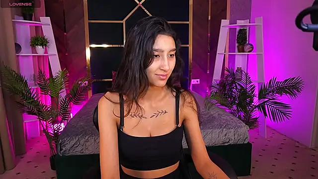 CharmMocco online show from January 11, 2026, 2:13 pm