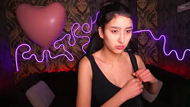 Snapshot of CharmMocco chatting on February 20, 2025, 7:23 am CharmMocco online show from February 20, 2025, 7:23 am