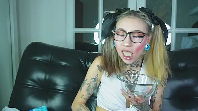 miss   angel online show from March 10, 2026, 11:14 am