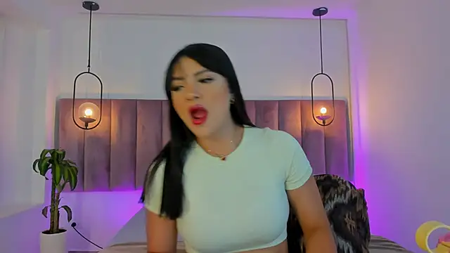 emmiily z online show from May 3, 2026, 9:51 pm