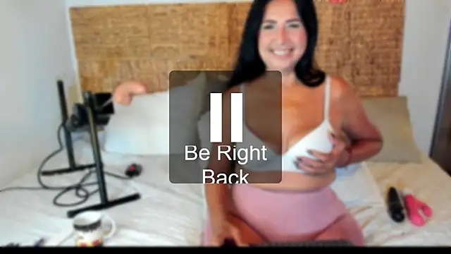 Snapshot of Jackiehmilf52 chatting on February 17, 2026, 2:14 pm Jackiehmilf52 online show from February 17, 2026, 2:14 pm