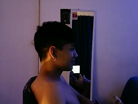 Snapshot of shadowsofgarden chatting on December 13, 2025, 8:37 pm shadowsofgarden online show from December 13, 2025, 8:37 pm