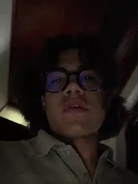 Snapshot of shadowsofgarden chatting on February 20, 2025, 2:46 pm shadowsofgarden online show from February 20, 2025, 2:46 pm