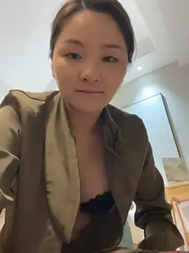 Mia-77 online show from February 21, 2025, 8:05 pm