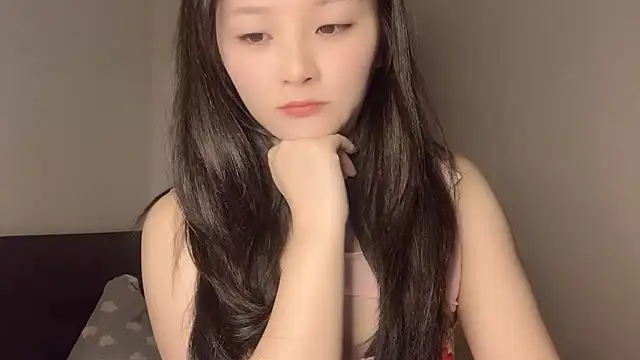 Mia-77 online show from December 3, 2025, 3:55 pm