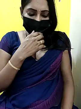 Snapshot of Thamarai28 chatting on March 8, 2025, 1:25 pm Thamarai28 online show from March 8, 2025, 1:25 pm