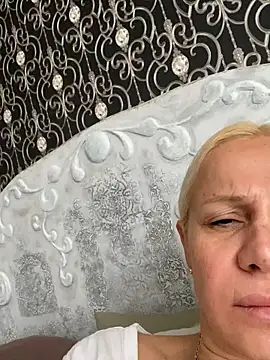 DeboraXporn online show from November 17, 2025, 6:17 am