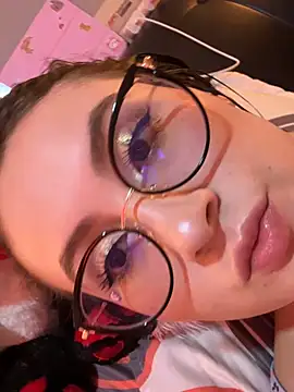 ValentinaOrtiz3 online show from March 24, 2026, 9:26 pm