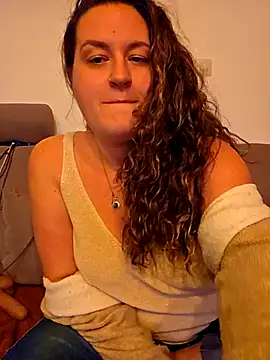 justtess online show from October 4, 2025, 9:38 pm