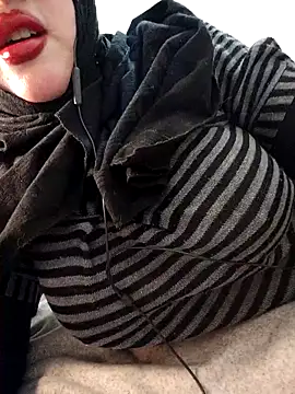 Snapshot of Malak-26 chatting on March 12, 2026, 10:47 pm Malak-26 online show from March 12, 2026, 10:47 pm