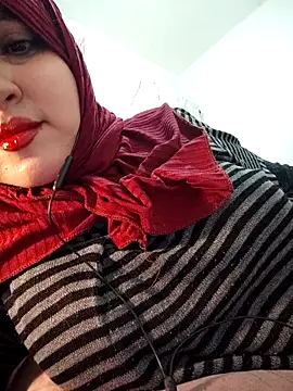 Snapshot of Malak-26 chatting on February 9, 2026, 12:52 am Malak-26 online show from February 9, 2026, 12:52 am