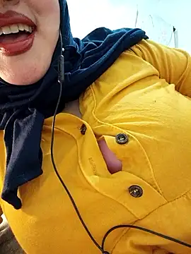 Snapshot of Malak-26 chatting on February 25, 2026, 12:11 am Malak-26 online show from February 25, 2026, 12:11 am