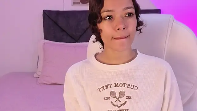 sara sharma  online show from October 1, 2025, 1:15 pm