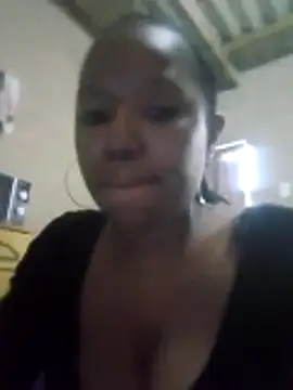 Snapshot of Coco_Nile chatting on June 16, 2026, 2:06 pm Coco Nile online show from June 16, 2026, 2:06 pm