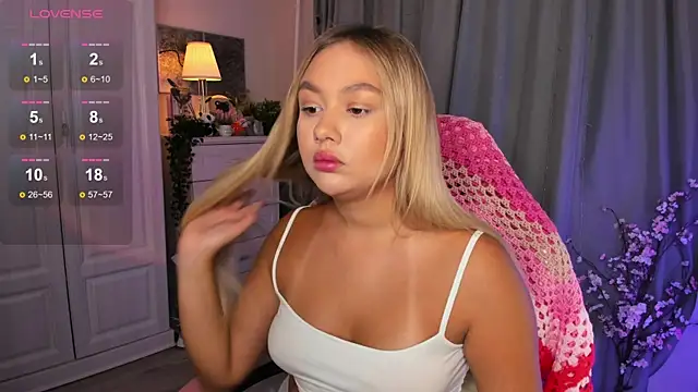 Snapshot of _Loneve__ chatting on October 10, 2025, 1:56 pm  Loneve   online show from October 10, 2025, 1:56 pm