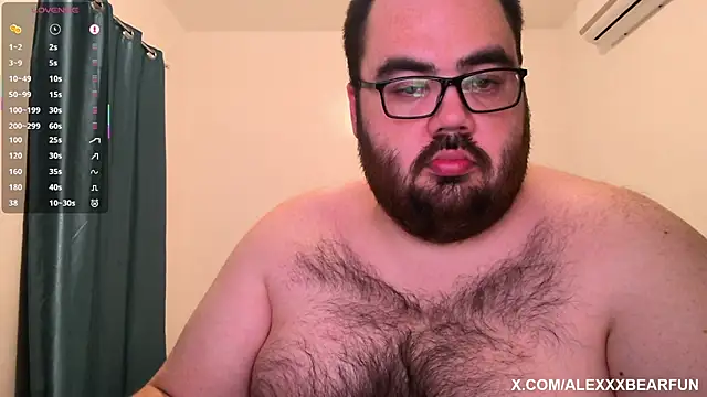 Snapshot of alexxxbear chatting on February 4, 2026, 8:37 pm alexxxbear online show from February 4, 2026, 8:37 pm
