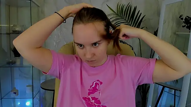 Lika 0ne online show from April 10, 2026, 12:01 pm