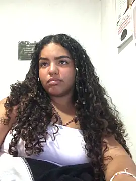 Anitta bell online show from March 18, 2025, 3:45 am