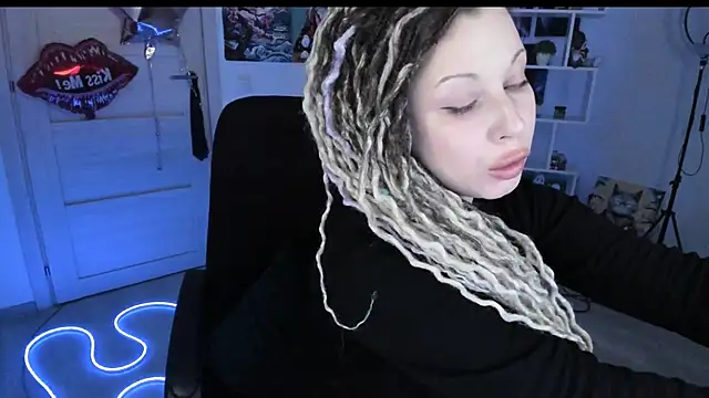 Snapshot of HoneySallyMoore chatting on February 21, 2026, 2:41 pm HoneySallyMoore online show from February 21, 2026, 2:41 pm