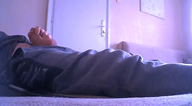 Azuri Best online show from February 16, 2025, 7:37 am