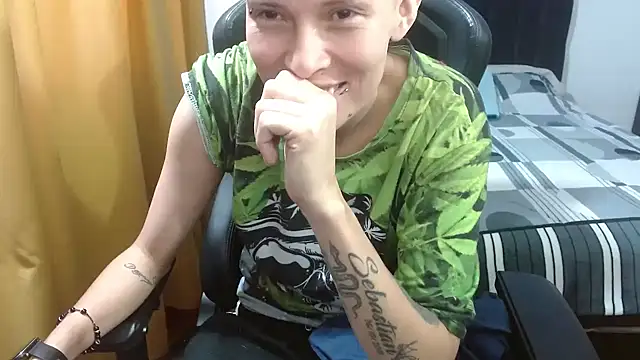 duo peludoo online show from March 18, 2026, 5:03 pm