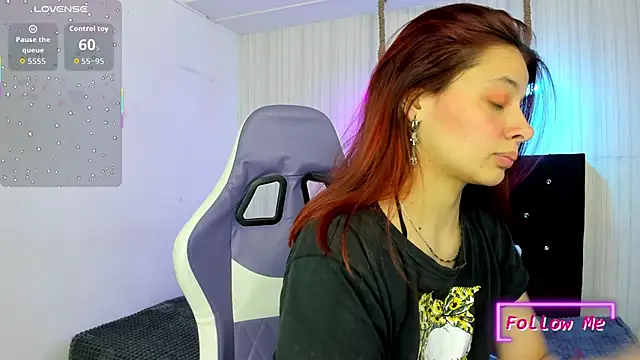 nicky angel1 online show from December 15, 2025, 7:09 pm