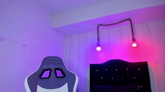 nicky angel1 online show from October 21, 2025, 6:40 pm