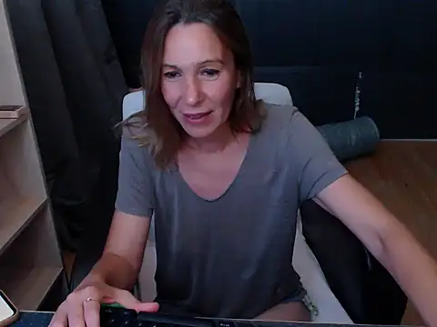 Snapshot of hannaha chatting on July 3, 2026, 7:31 pm hannaha online show from July 3, 2026, 7:31 pm