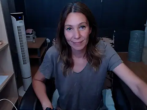 Snapshot of hannaha chatting on June 9, 2026, 6:09 pm hannaha online show from June 9, 2026, 6:09 pm