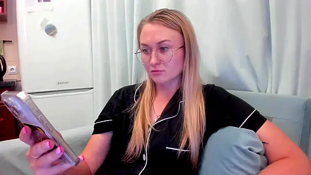 your Goddess Eva online show from October 8, 2025, 7:25 pm