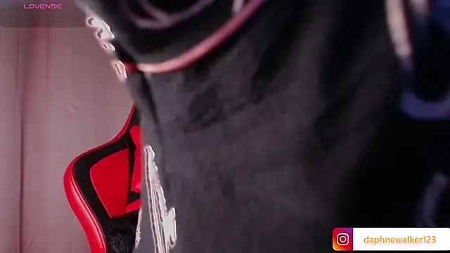 Daphnewalker   online show from February 25, 2026, 12:16 pm