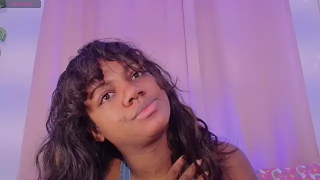Daphnewalker   online show from May 18, 2026, 11:37 am